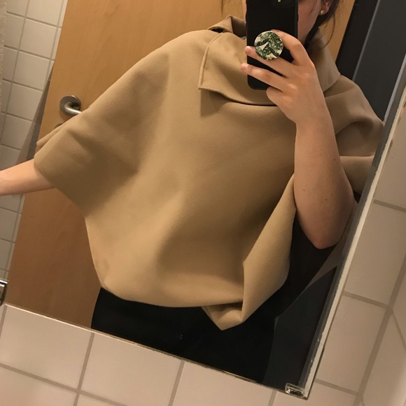 Cape / poncho - Picture 1 of 3